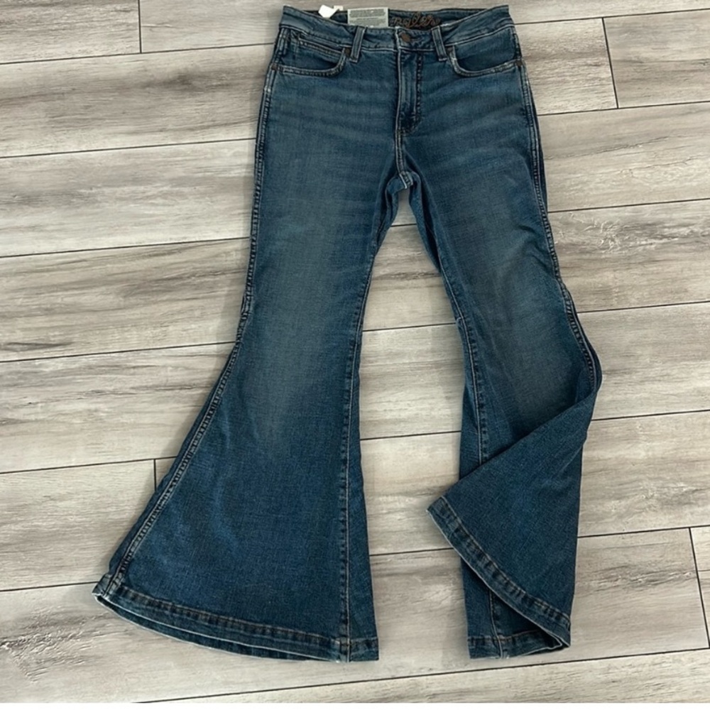 Wrangler Retro high rise flare jeans size 28x30 short NWT